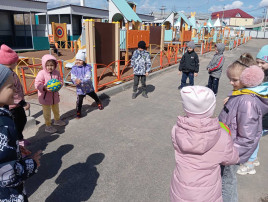 "Подвижные игры на прогулке". "Подвижные игры на прогулке".