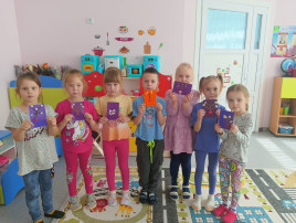 Пластилинография "Веточки вербы в вазе". Пластилинография "Веточки вербы в вазе".