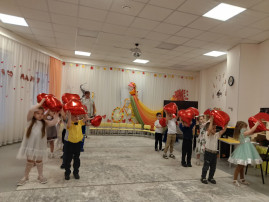 Весь мир начинается с мамы… Весь мир начинается с мамы….