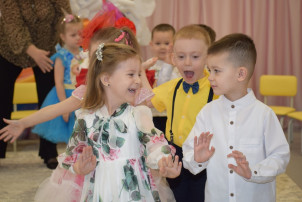 С праздником весенним! С праздником весенним!.